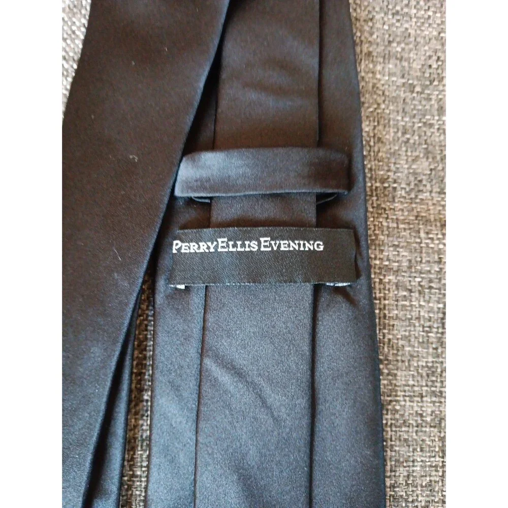 Tie 70s 80s 90s Y2K Mens Perry Ellis Silk Black 3.5 Wide 59 Long